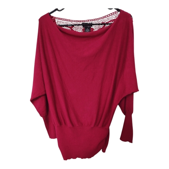 Questions Deep Red M Sweater with Lace Back - Picture 1 of 5